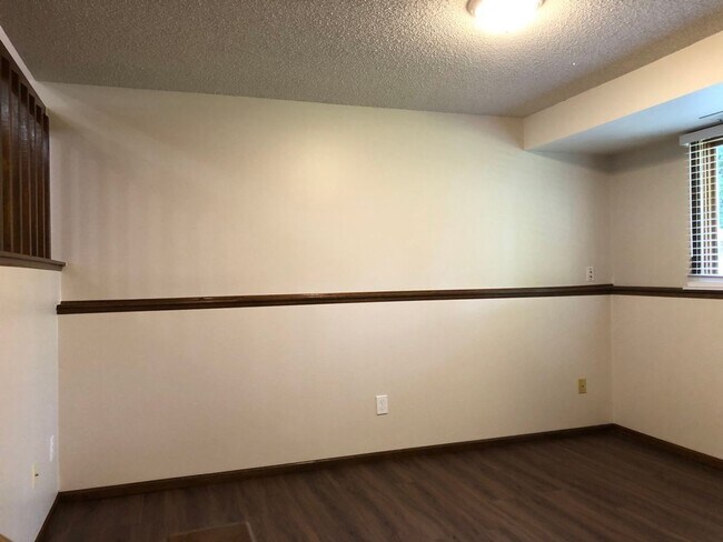 Building Photo - 3 Bed/2bath Single Family Home in Parkwood East