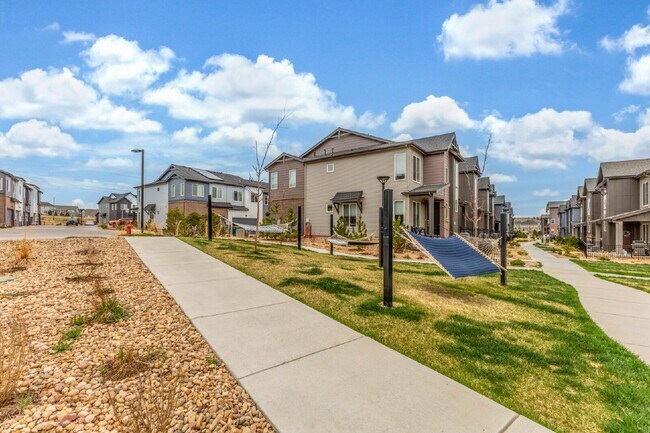 Building Photo - Castle pines 3 bed / 3 bath townhome for rent