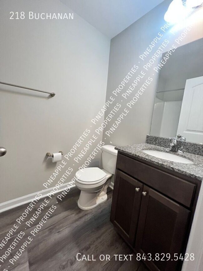 Building Photo - 218 Buchanan-