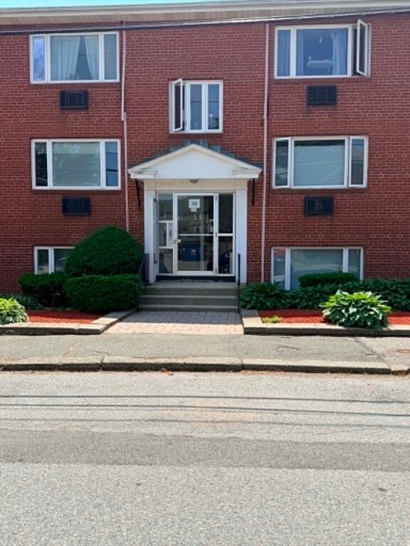 Building Photo - 38 Carey Ave