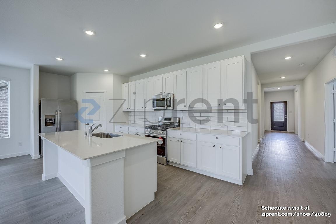 Building Photo - 1313 Rockwell Dr