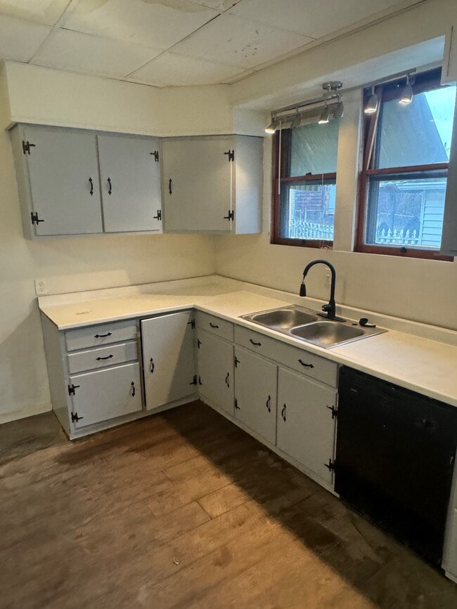 Building Photo - 941 8th Ave