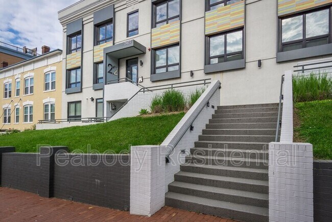 Building Photo - 2422 17th St NW