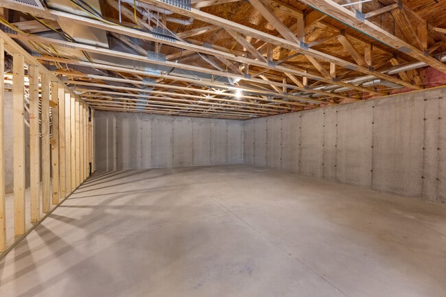 Building Photo - 726 ELMWOOD St