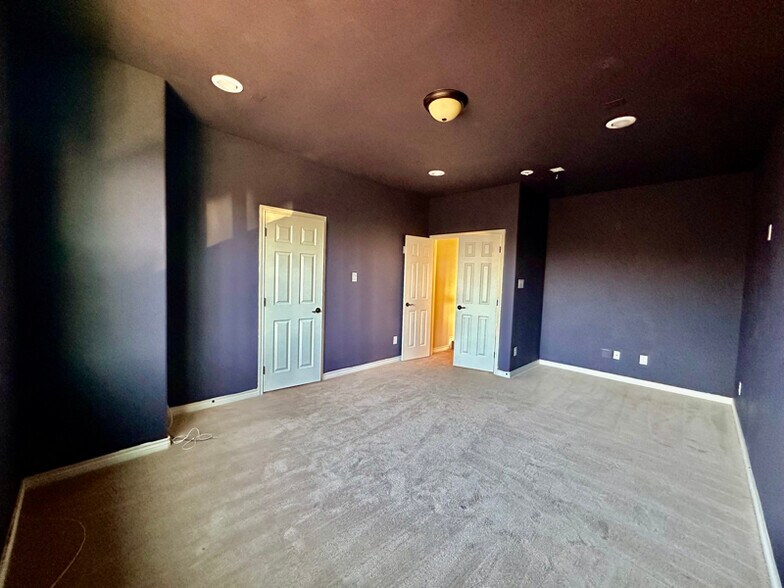 Building Photo - 705 Cypress Hill Dr
