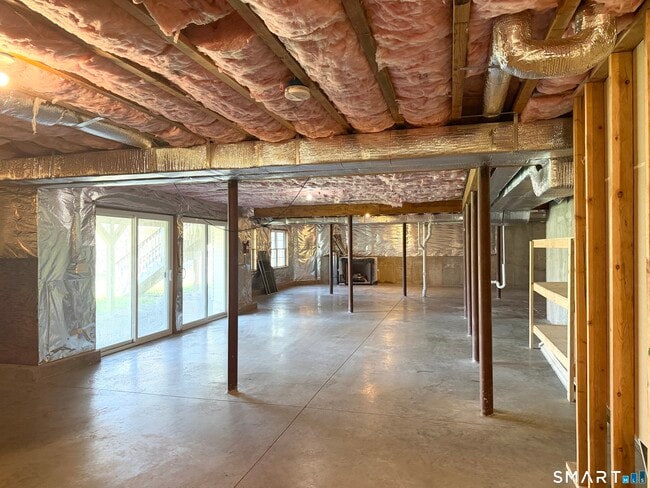 Building Photo - 103 Pond Hill Rd