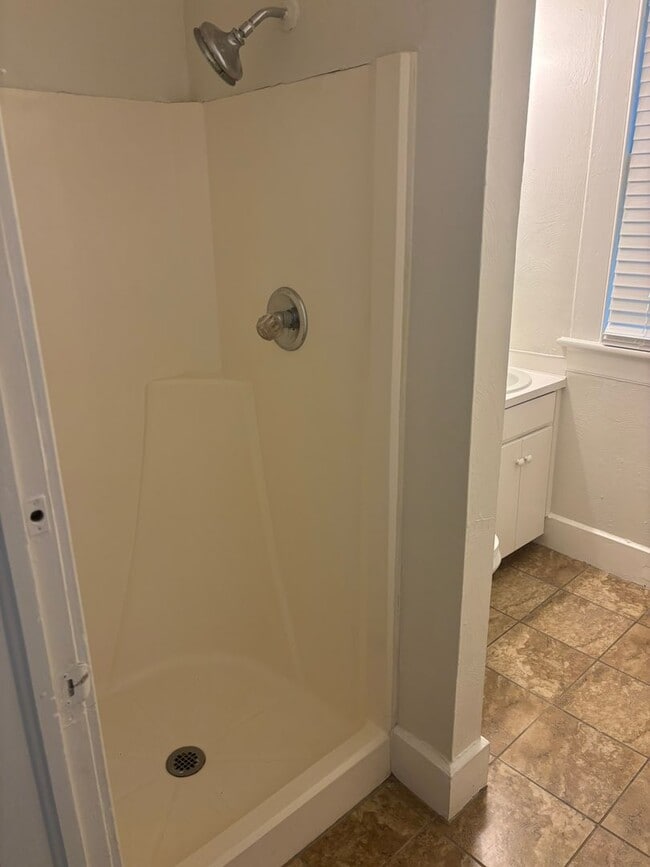 Building Photo - 1821 17th Ave