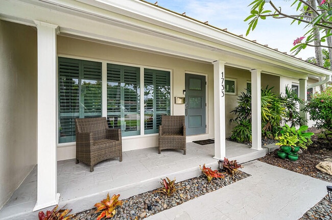 Building Photo - 1733 Coral Gardens Dr