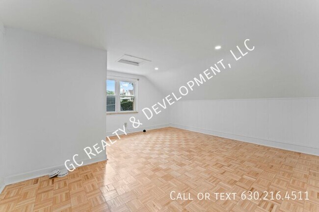 Building Photo - 314 Custer Ave
