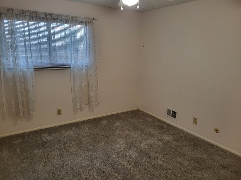 Building Photo - 10470 Romblon Way