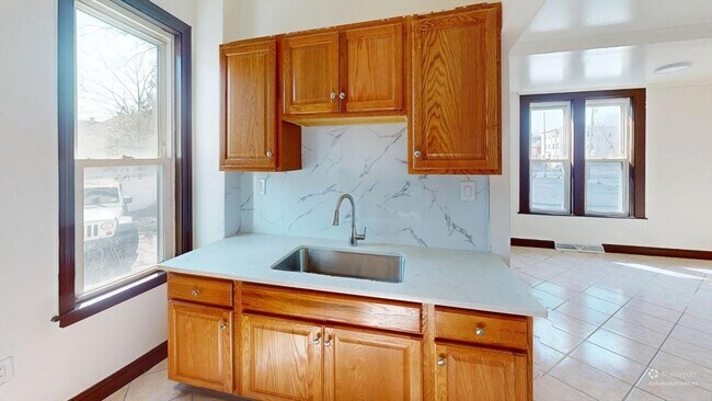 Building Photo - 45 Henry Ave