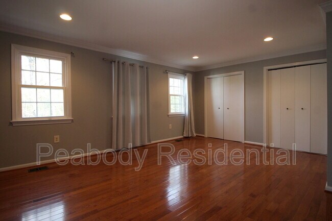 Building Photo - 8072 Sleepy View Ln