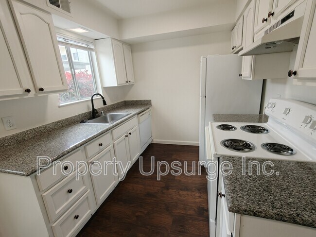 Interior Photo - The Keys