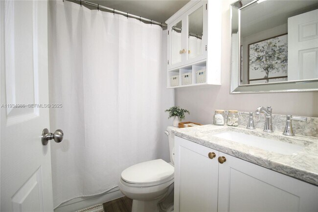 Building Photo - 7370 S Ocean Dr