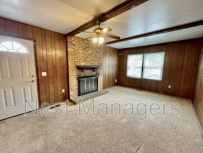 Building Photo - 717 Rockwood Dr