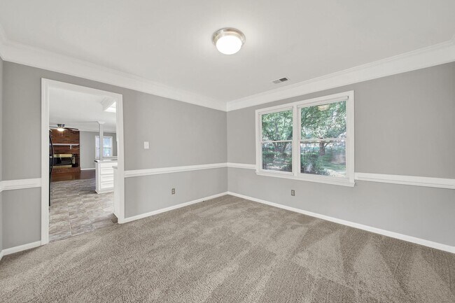 Building Photo - Charming home in South Charlotte