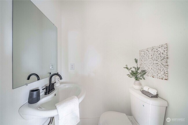 Building Photo - 6927 S Tyler St