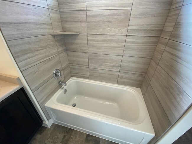 Building Photo - Beautiful 4 bed and 2.5 Bath in Desert Bluff Townhomes at Desert Canyons