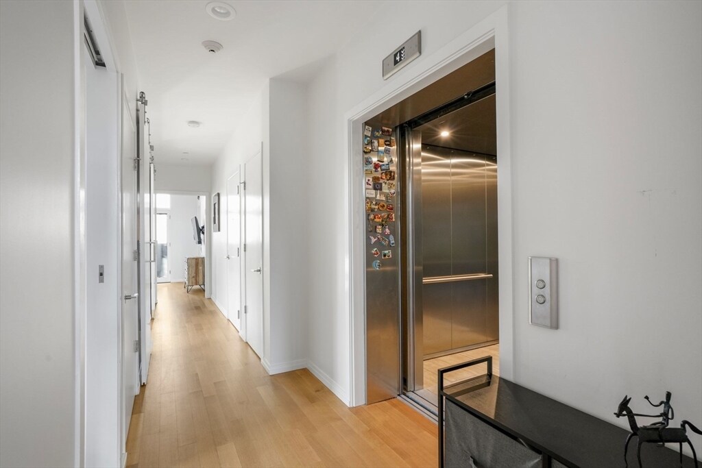 Building Photo - 7 E Springfield St