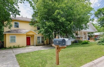 Building Photo - 1702 Singleton Ave