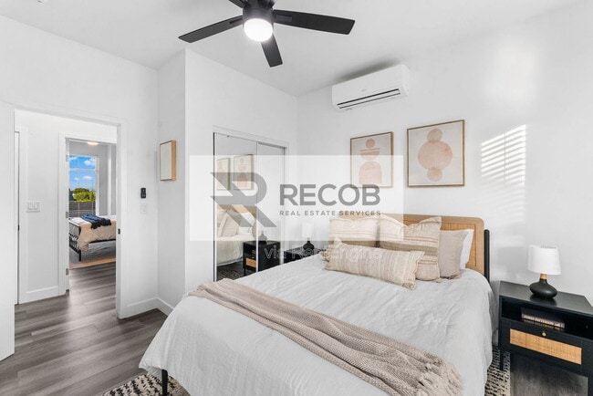 Building Photo - 832 Desty St