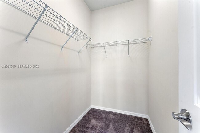 Building Photo - 2485 Primrose Pl
