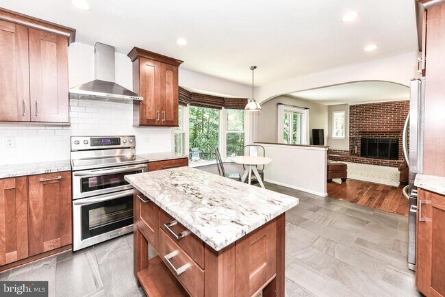 Building Photo - 12696 Kettering Dr