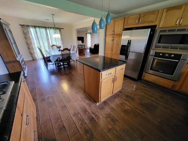 Building Photo - 20914 TX-35