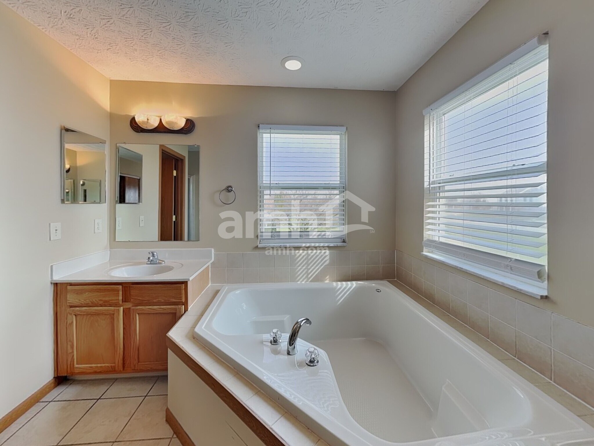 Building Photo - 4284 Promenade Ave