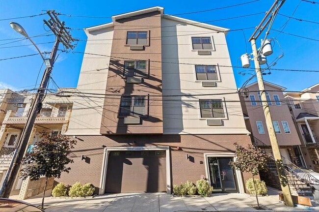 Primary Photo - 422-424 63rd St-401-401