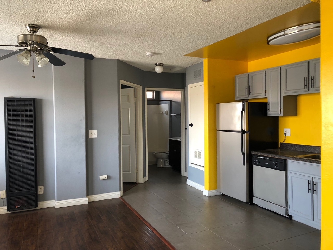 View of kitchen and hallway to bed and bath - 136 N Mariposa Ave