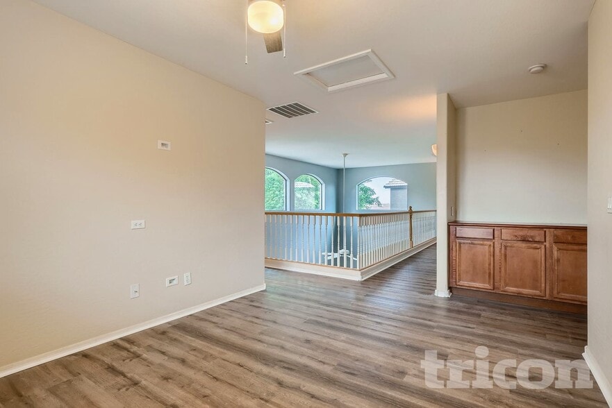 Building Photo - 3948 W South Butte Rd