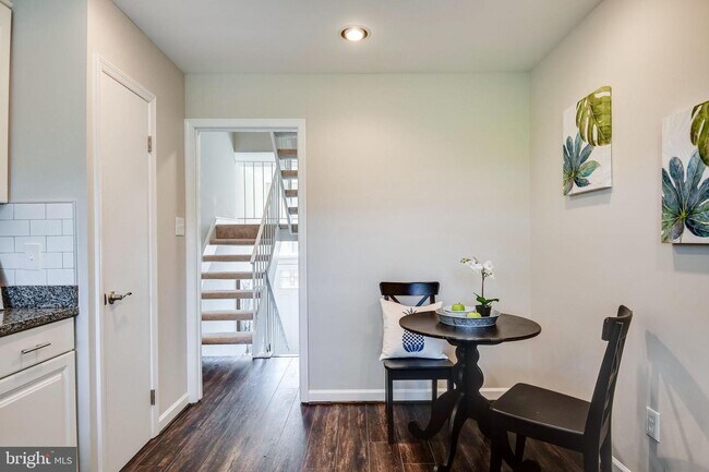 Building Photo - 5415 Helm Ct