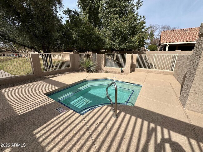 Building Photo - 8919 S Lori Ln