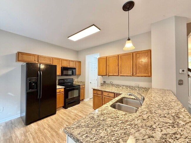Building Photo - 2113 Trefoil Ln
