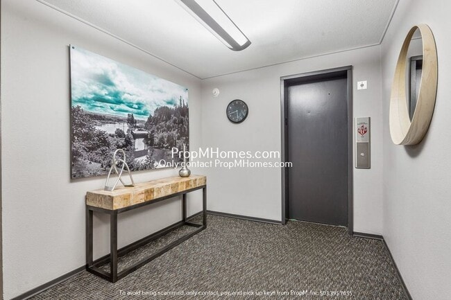 Building Photo - Cozy Two Bedroom Condo at Oswego Terraces!