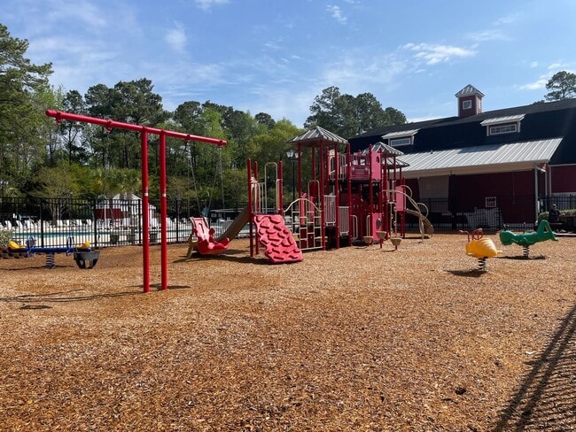 Building Photo - 4476 Farm Lake Dr