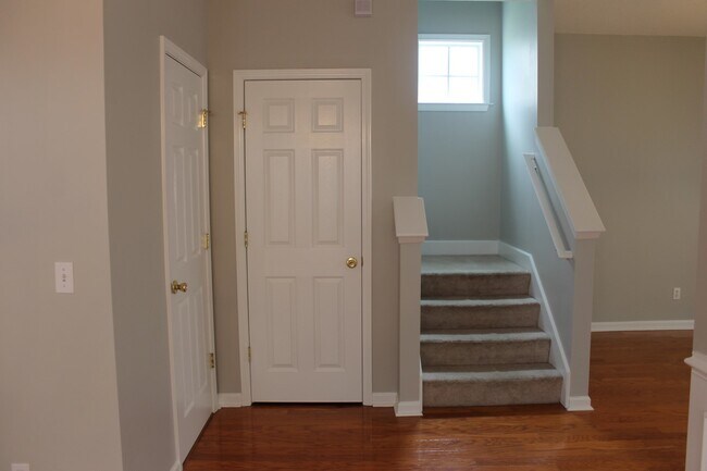 Building Photo - Single Family Home in Godley Park