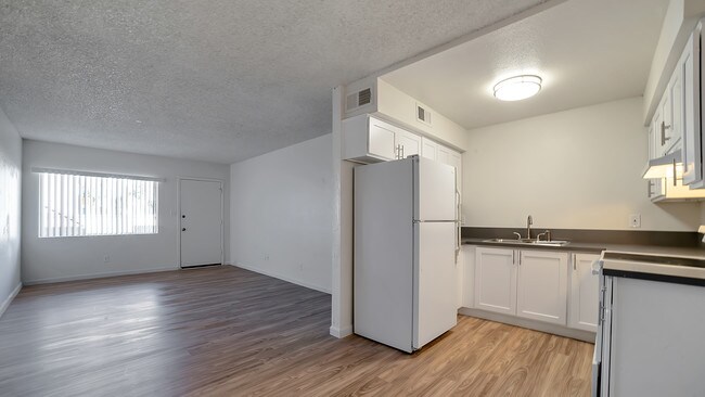 Building Photo - The Beverly II