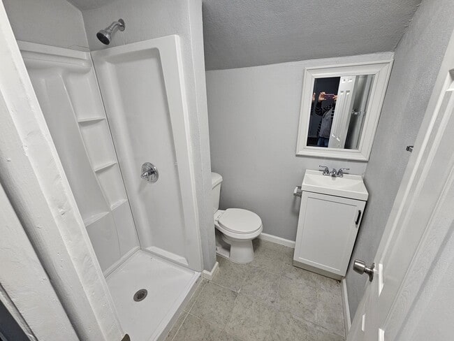 Building Photo - 2505 NW Lincoln Ave