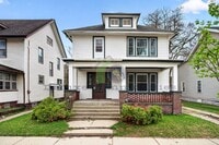 Building Photo - Beautiful Two Bedroom Lower Unit! Available NOW!!
