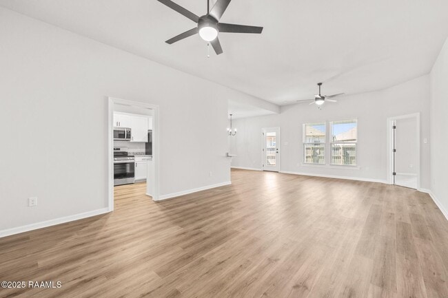 Building Photo - 207 Barnsley Dr