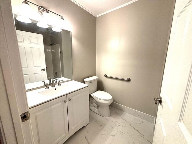 Building Photo - 558 Dorsey Cir SW