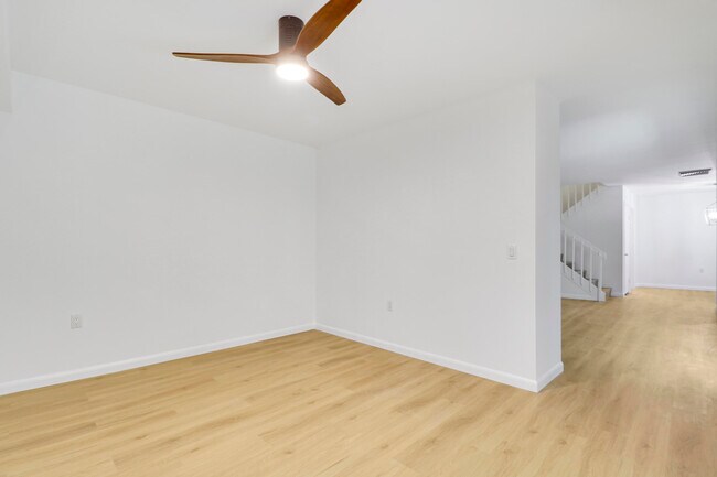 Building Photo - 2111 21st Ln