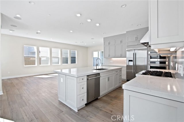 Building Photo - 200 Brackens