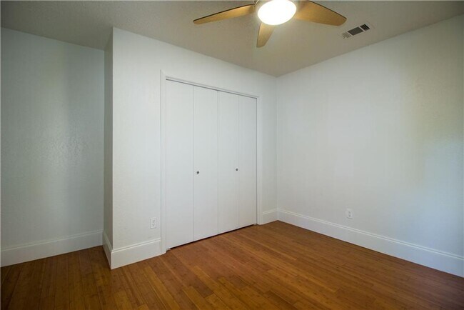 Building Photo - 8211 Pilgrims Pl