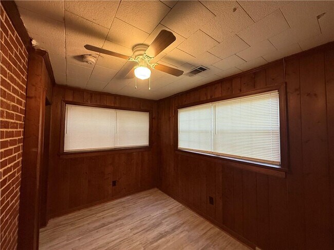 Building Photo - 312 Grant St