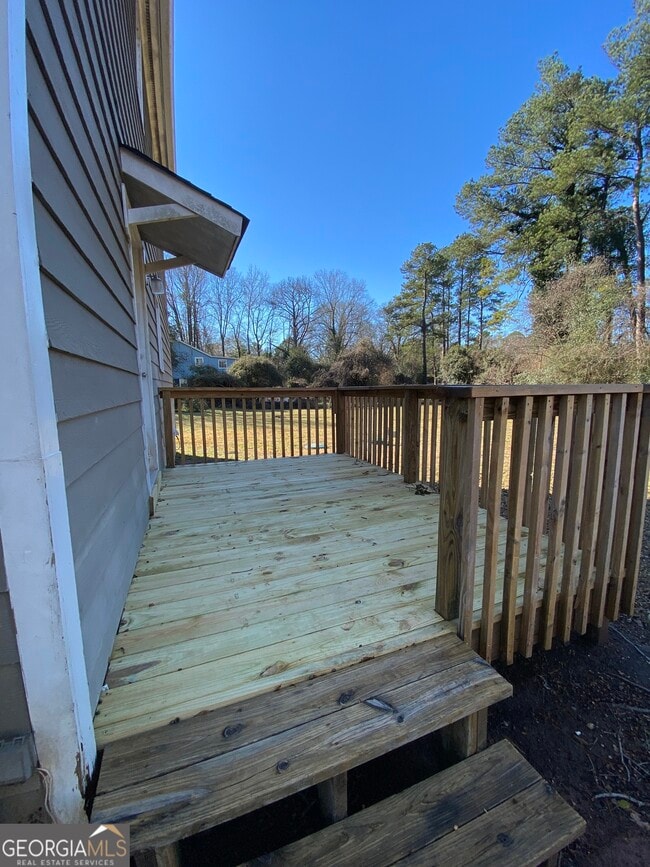 Building Photo - 338 Whitehead Rd