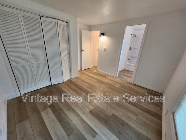 Building Photo - 114 Hillside Dr