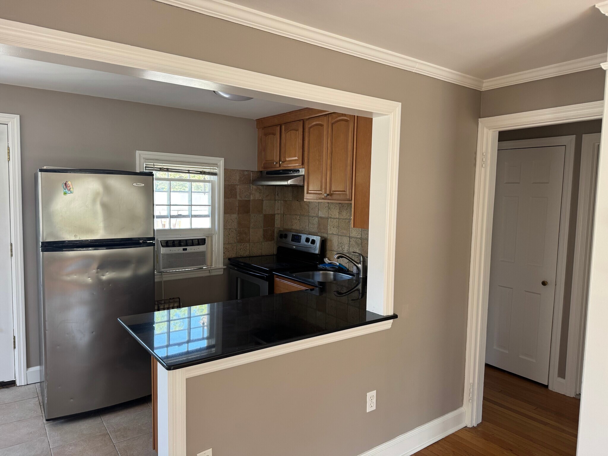 Building Photo - 1640 Whitney Ave